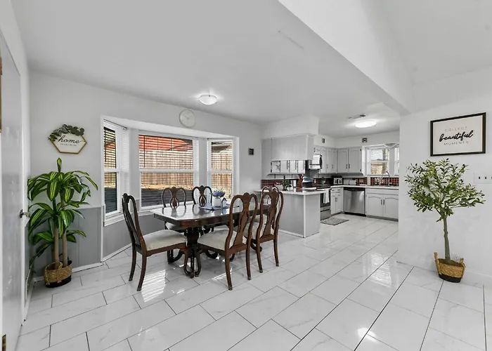 Holiday home Diamond Waters Near Dfw & Stadium , Private Pool Fort Worth