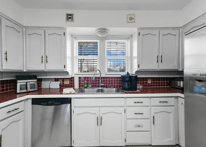 Diamond Waters Near Dfw & Stadium , Private Pool Holiday home