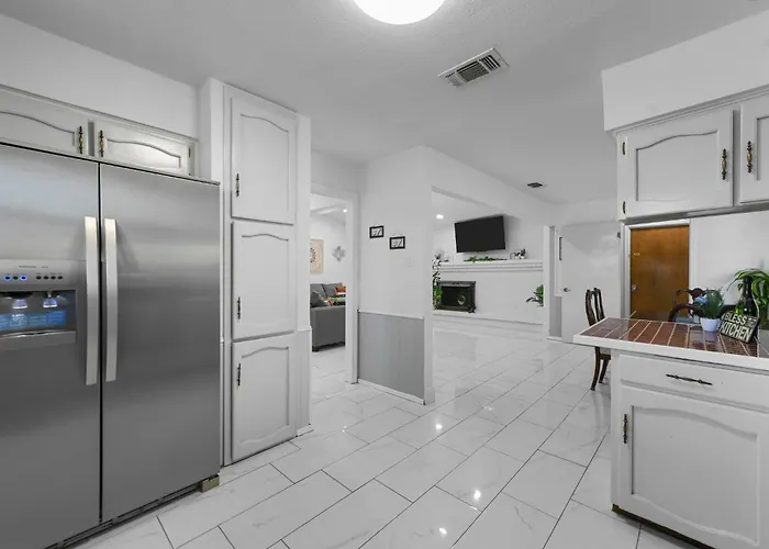 Diamond Waters Near Dfw & Stadium , Private Pool *