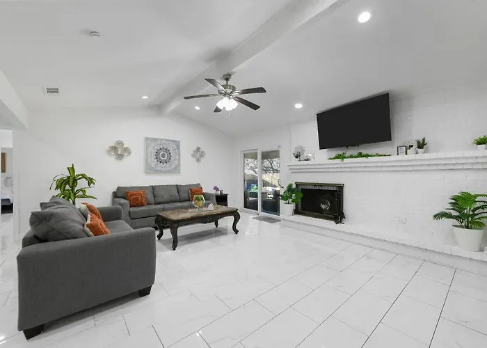 Diamond Waters Near Dfw & Stadium , Private Pool * Fort Worth
