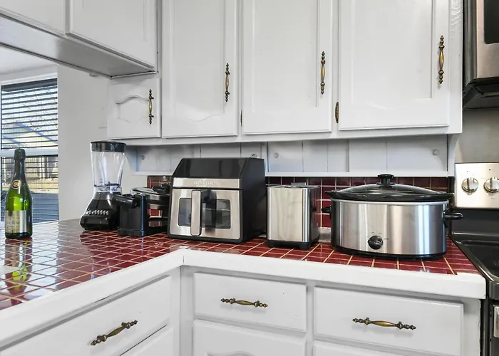 Diamond Waters Near Dfw & Stadium , Private Pool Holiday home *