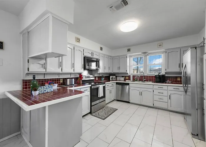 Diamond Waters Near Dfw & Stadium , Private Pool *