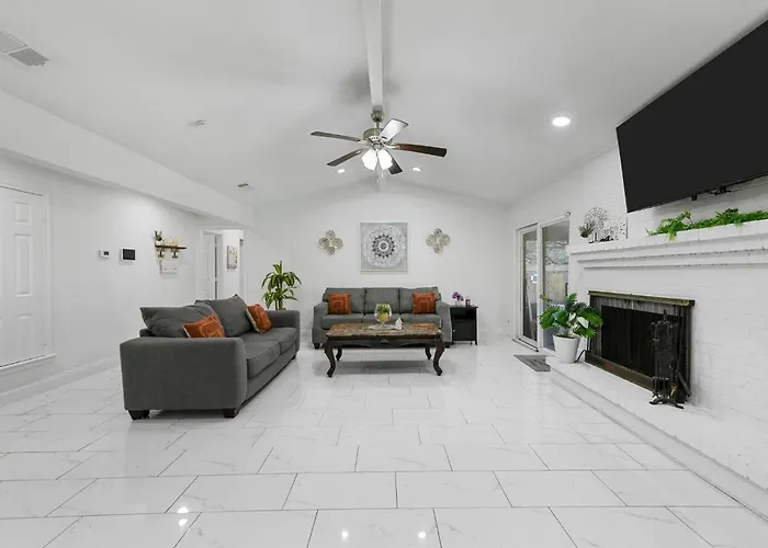 Diamond Waters Near Dfw & Stadium , Private Pool Fort Worth