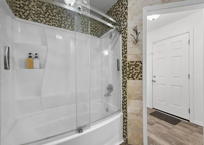 Diamond Waters Near Dfw & Stadium , Private Pool Fort Worth