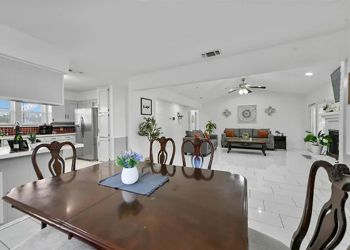 Diamond Waters Near Dfw & Stadium , Private Pool * Fort Worth