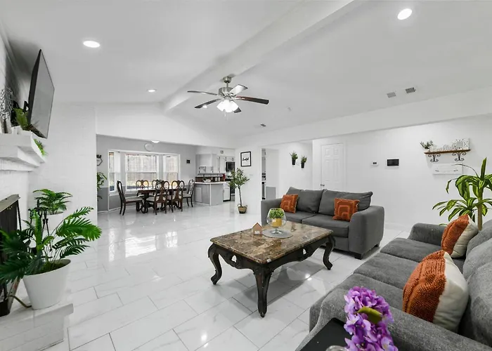 Diamond Waters Near Dfw & Stadium , Private Pool