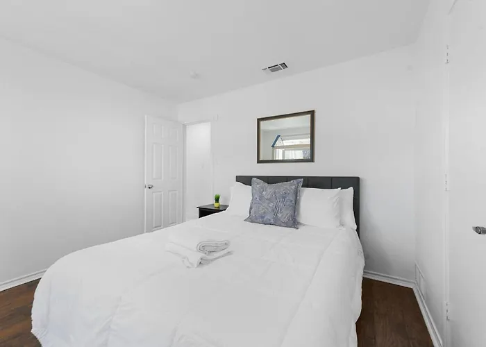 Diamond Waters Near Dfw & Stadium , Private Pool