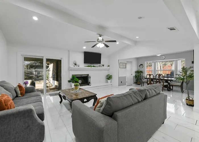Holiday home Diamond Waters Near Dfw & Stadium , Private Pool *
