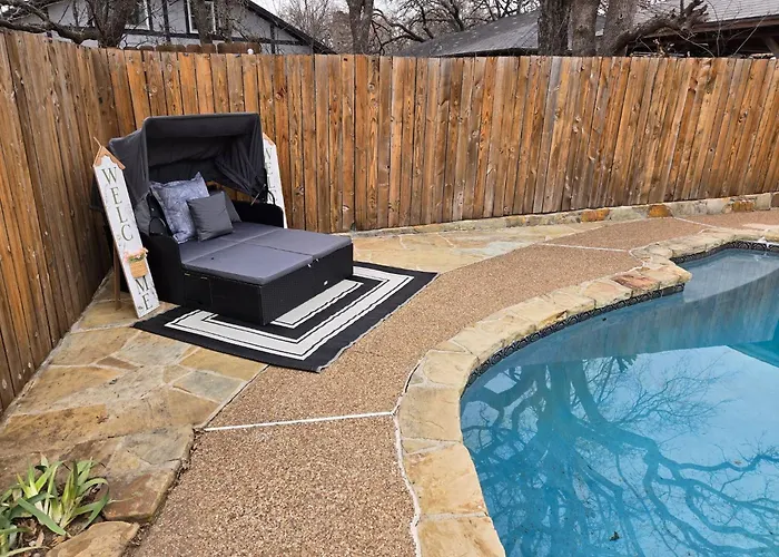 Diamond Waters Near Dfw & Stadium , Private Pool Holiday home